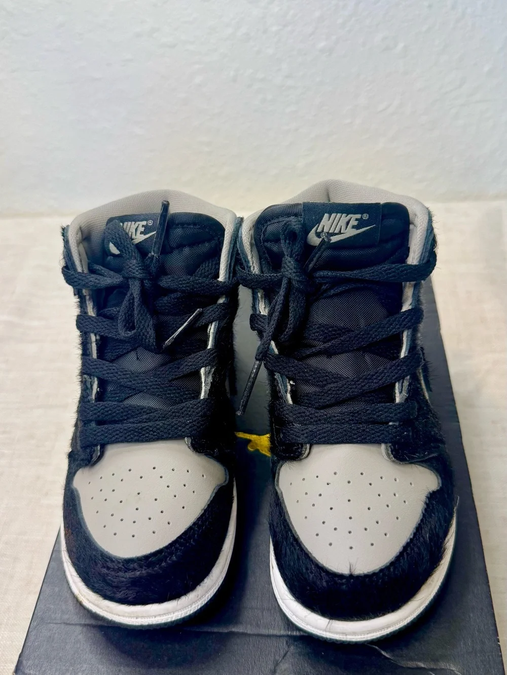Nike Jordan 1 Retro Kids High-Top Sneakers TD in Black and Grey